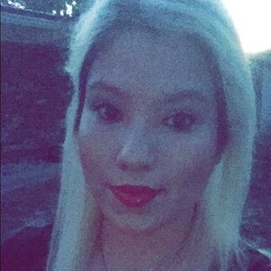 Meet your Posher, Mariela